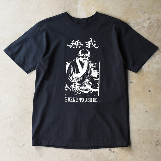デッドストック！ "Burnt To Ashes" 無我 グラフィック Tシャツ 250909