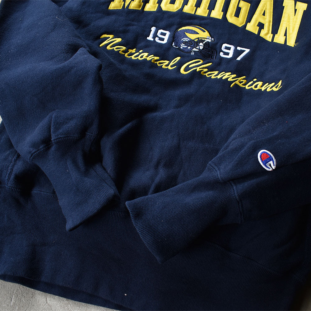 90's　Champion/チャンピオン “Michigan Wolverines” ワッペン刺繍ロゴ RWスウェット　221026