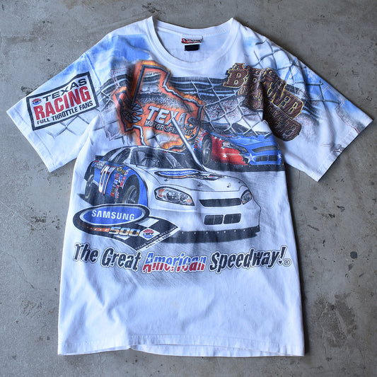 Y2K CHASE AUTHENTICS “Texas Motor Speedway” レーシング AOP Tシャツ 220505