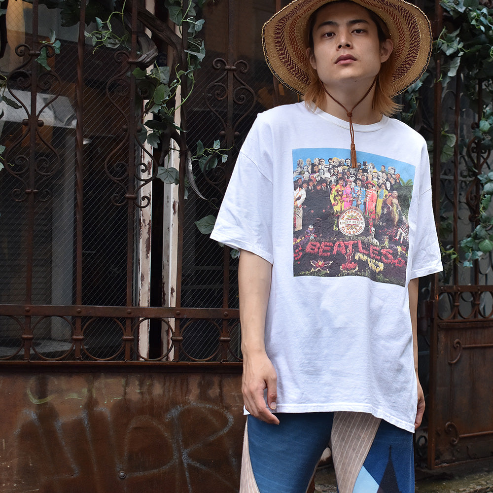 Y2K　The Beatles/ビートルズ 　"Sgt. Pepper's Lonely Hearts Club Band" Tee　220819H