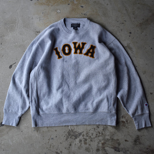 Y2K　Champion/チャンピオン “IOWA” ワッペン刺繍 RWスウェット　221123