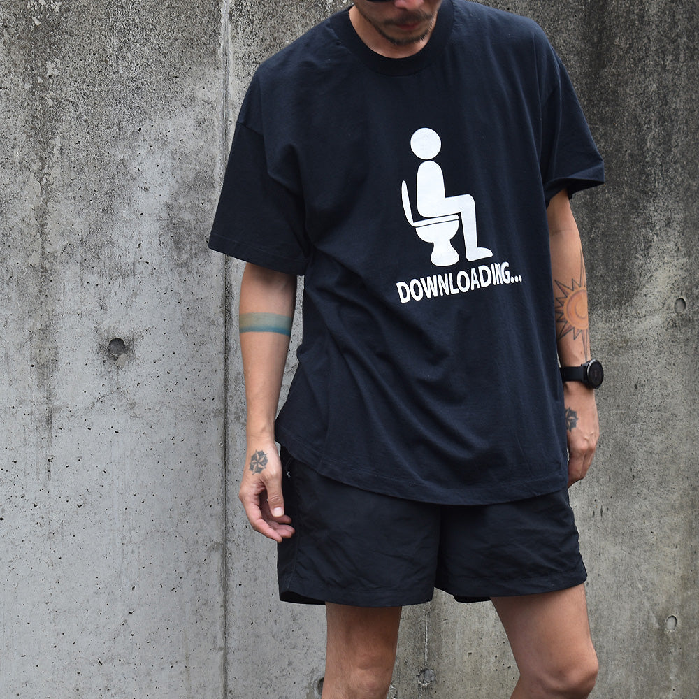 90’s　”DOWNLOADING...” ジョークTee　220719
