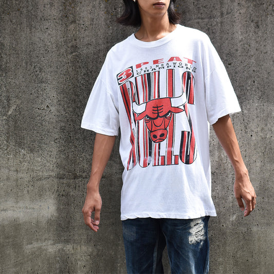 90’s NBA Chicago Bulls “3PEAT” Tシャツ 220831