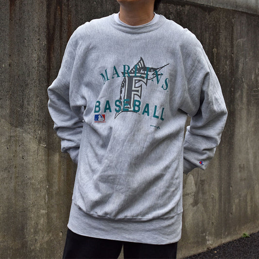 90's　Champion/チャンピオン "MLB Marlins/マーリンズ" RWスウェット　USA製　230213