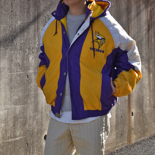 90’s STARTER “NFL Minnesota Vikings/ミネソタ・バイキングス” 中綿入り ナイロンジャケット 221215